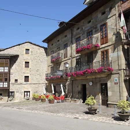 Casa De Don Guzman Mini-hôtel Vega de Pas